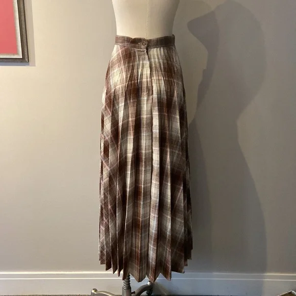 ❌SOLD ❌ Vintage 70's Pleated Plaid Maxi Skirt - Picture 2 of 6